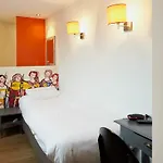Hotel St Sernin 3*