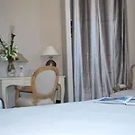 Hotel St Sernin 3*