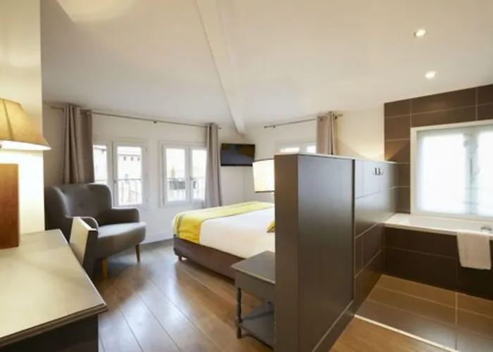 ホテル サン セルナン 3*