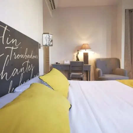 Hotel St Sernin 3*