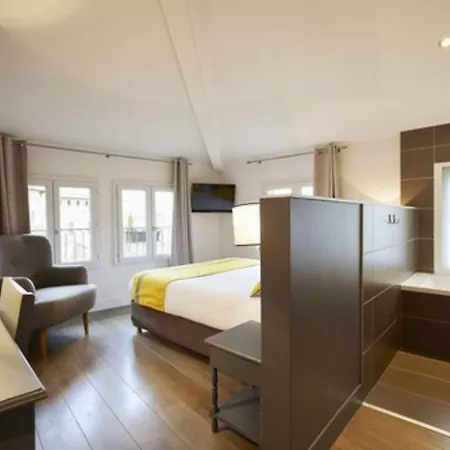 Hotel St Sernin 3*