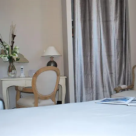 Hotel St Sernin 3*